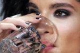 Poze cu Bill Kaulitz - ce sweet , nu? e asa dragutz in unele poze - Bill Kaulitz