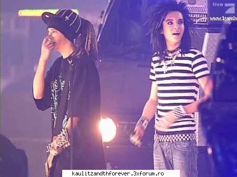 Poze cu gemenii Kaulitz - pssstt..over here - Gemenii kaulitz