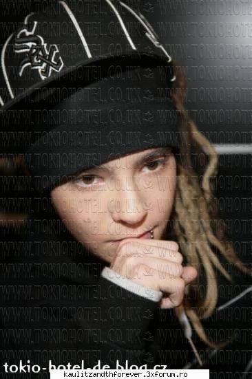 poze cu Tom Kaulitz - soper boy ;) e si popiticos pune manutza la - Tom Kaulitz