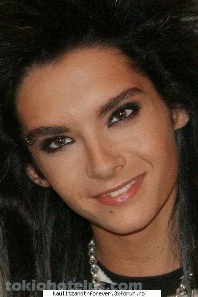 poze cu Tom Kaulitz - mie poza asta imi place mult:) - Tom Kaulitz